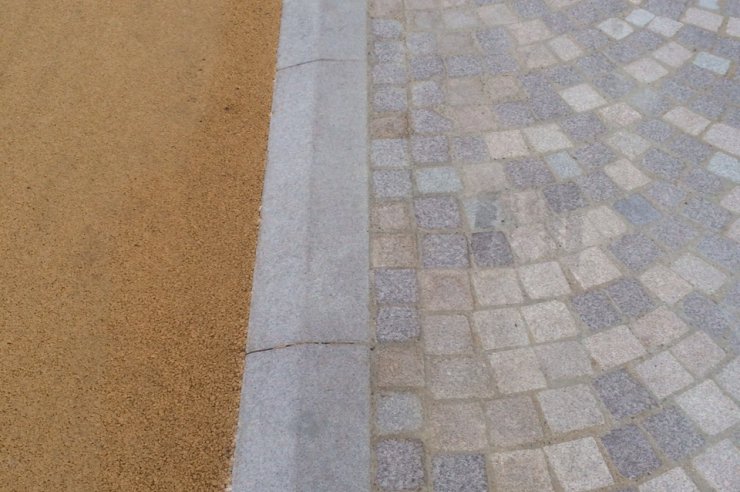 Dalles + bordures + pavés granit de Senones