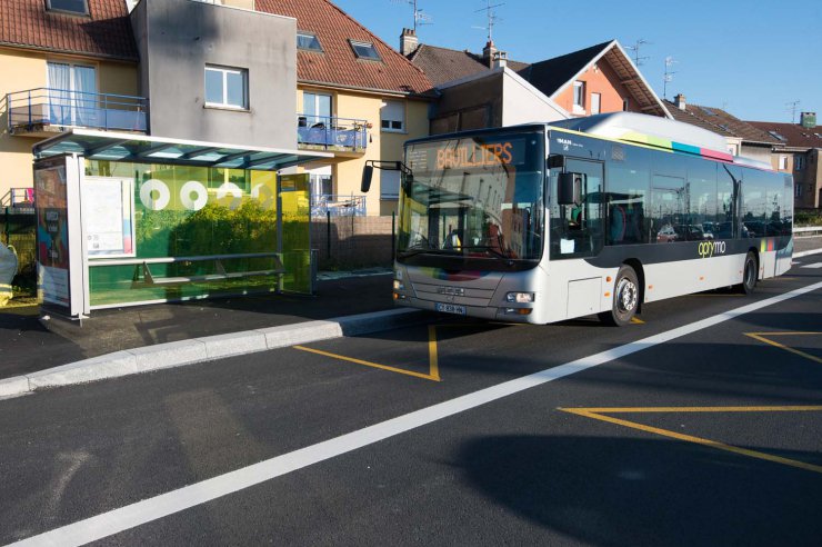 Bordures + quais de bus + Pavés granit Gris Bleu des Vosges