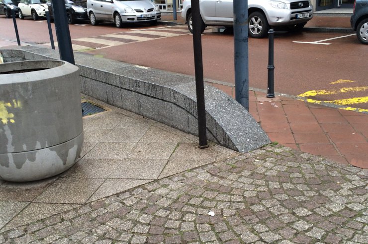 Pavés + mobilier urbain granit Gris Bleu des Vosges